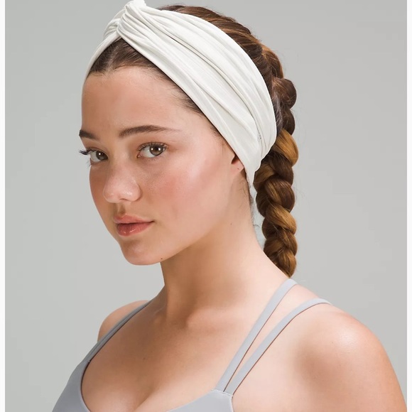 ⭐️Lululemon Ribbed Nulu Twist Front Headband in Bone⭐️ - Picture 2 of 9